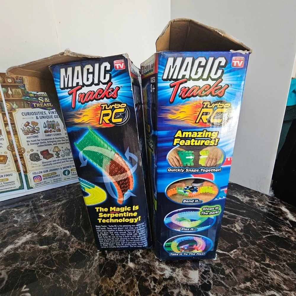 Magic Tracks Turbo RC Glow Track Set 200 Pieces 10Ft Speedway with Remote Car